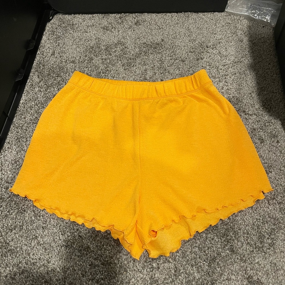 H&M Shorts Dressy/Flowy Womens- Yellow